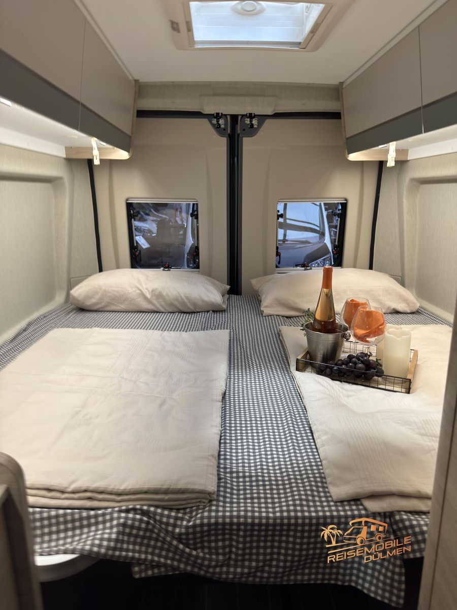 Fahrzeugabbildung Forster Livin Up Pro 636 EBL VIBE Edition Isofix RFK ACC