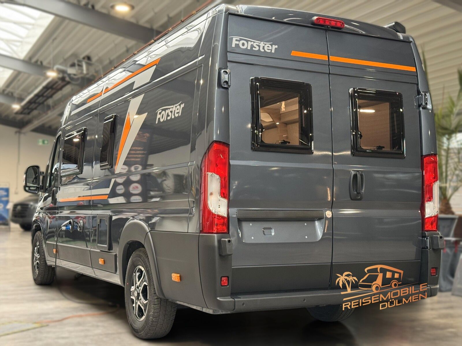 Fahrzeugabbildung Forster Livin Up Pro 636 EBL VIBE Edition Isofix RFK ACC