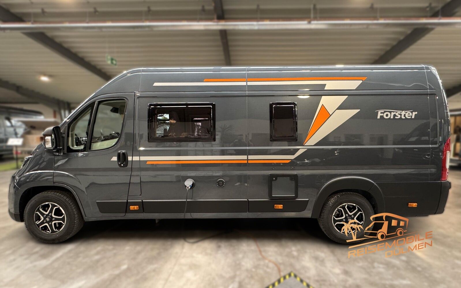 Fahrzeugabbildung Forster Livin Up Pro 636 EBL VIBE Edition Isofix RFK ACC