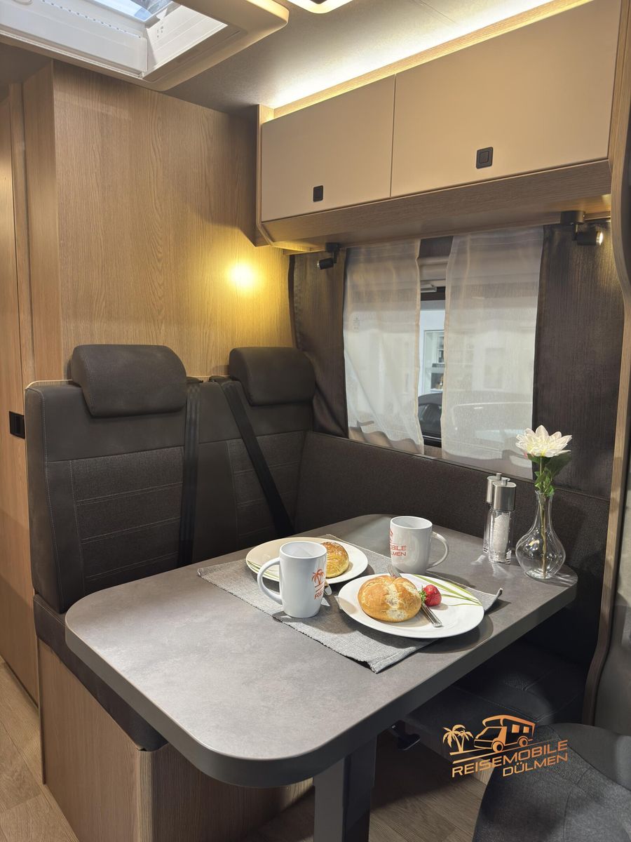 Fahrzeugabbildung Hobby OnTour T 710 GE Auto. Truma 6E Bettumbau