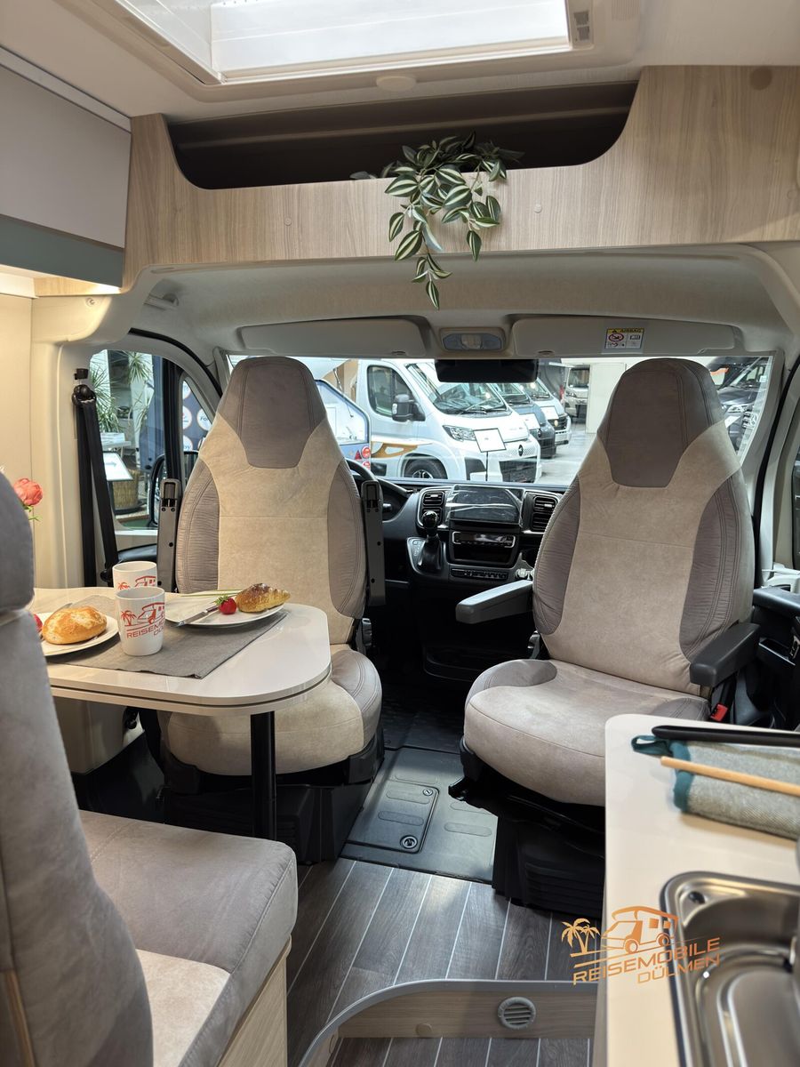 Fahrzeugabbildung Forster Livin Up Pro 636 EBL VIBE Edition Automatik