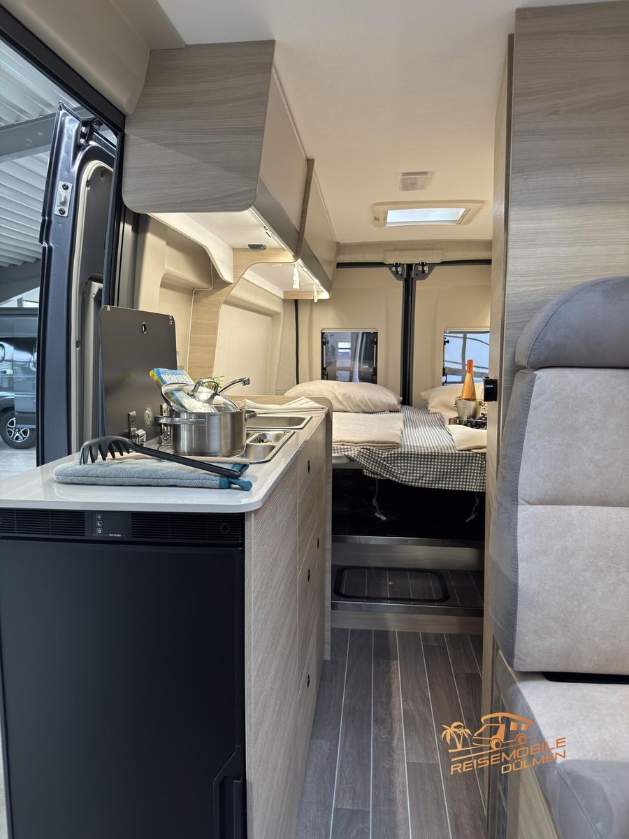 Fahrzeugabbildung Forster Livin Up Pro 636 EBL VIBE Edition Automatik