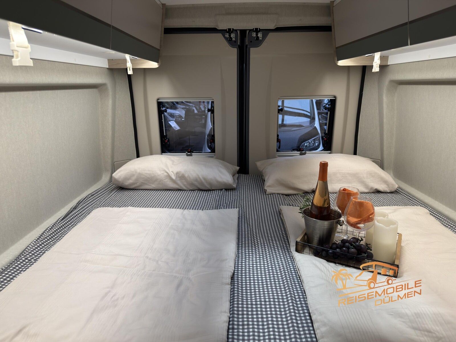 Fahrzeugabbildung Forster Livin Up Pro FV 636 EBL VIBE Edition Gasheizung