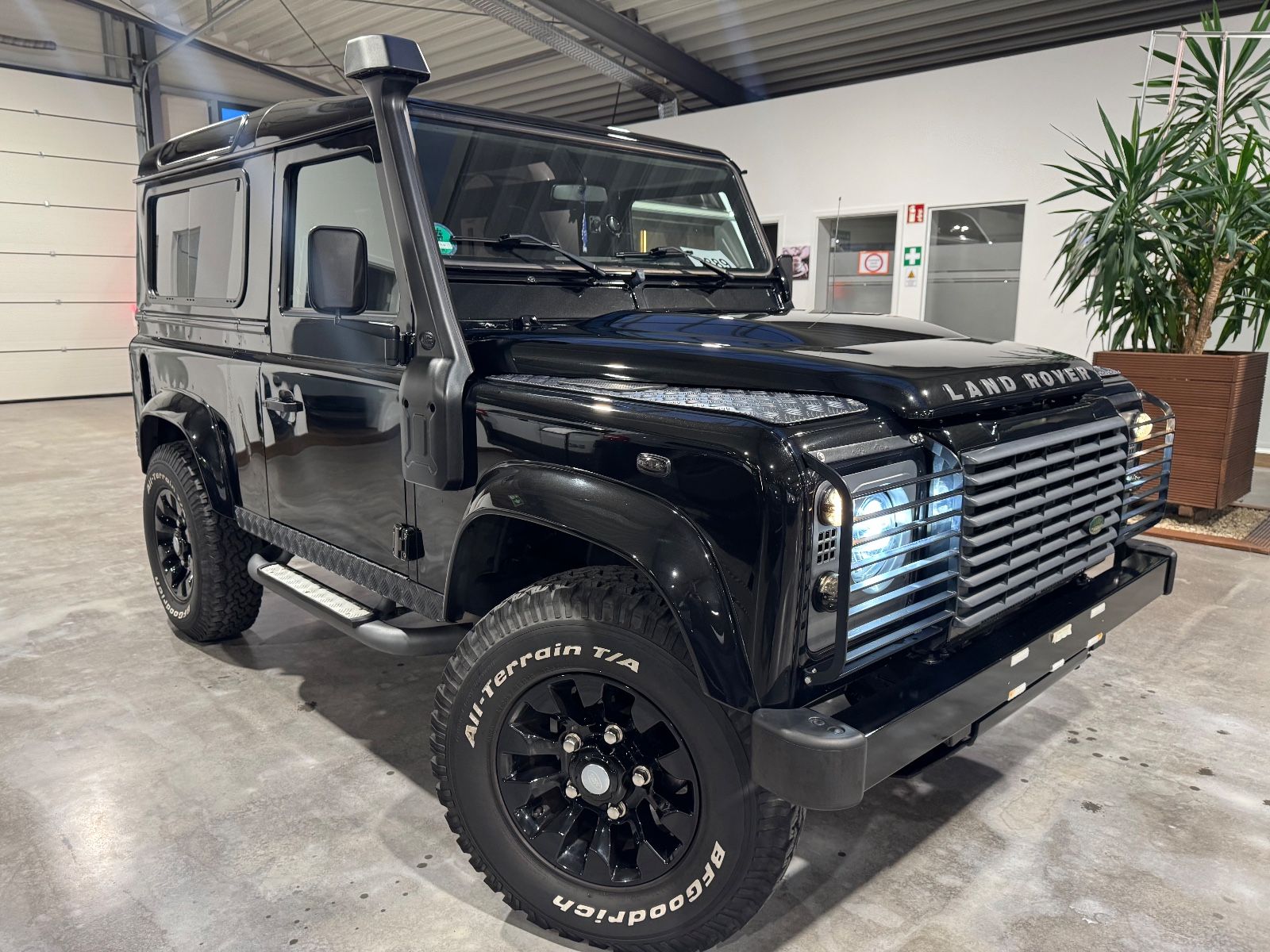Land Rover Defender 90 Scheckheft Sitzheizung 4Sitzer AHK
