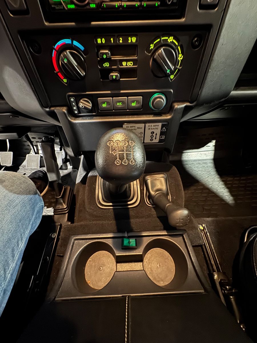 Fahrzeugabbildung Land Rover Defender 90 Scheckheft Sitzheizung 4Sitzer AHK