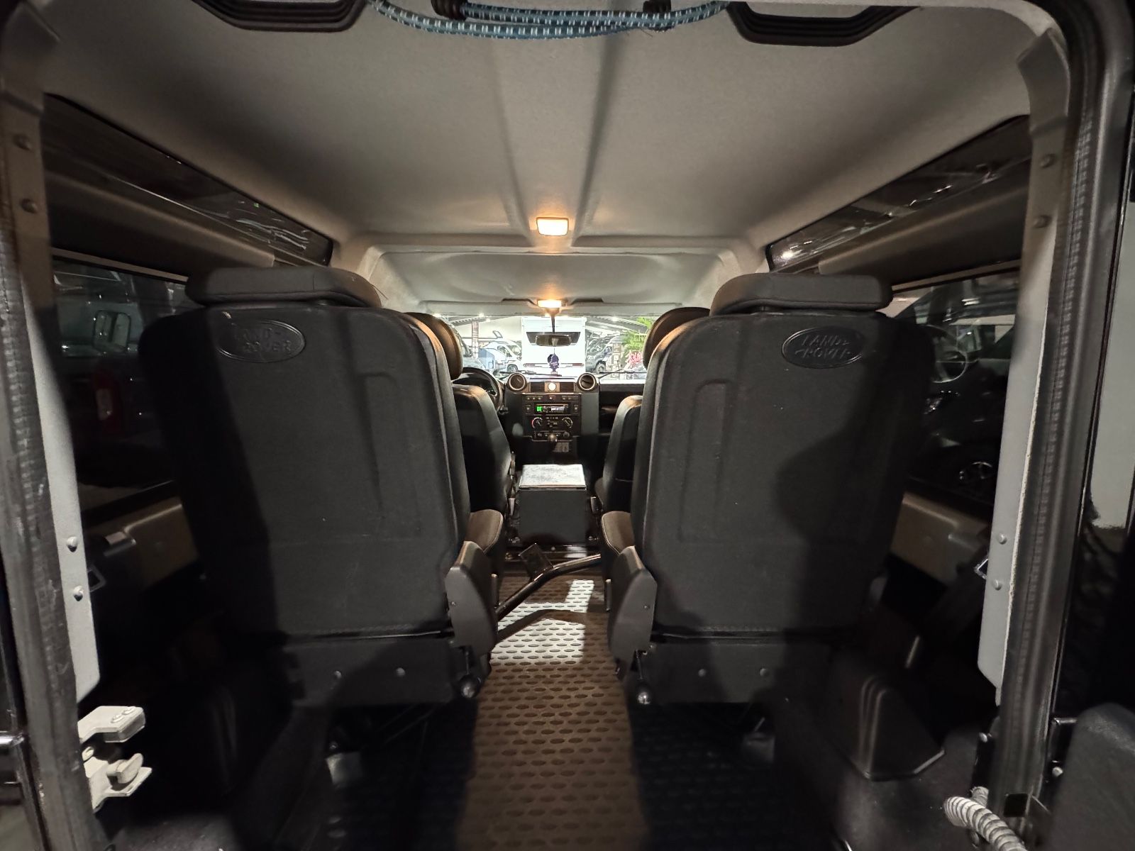 Fahrzeugabbildung Land Rover Defender 90 Scheckheft Sitzheizung 4Sitzer AHK