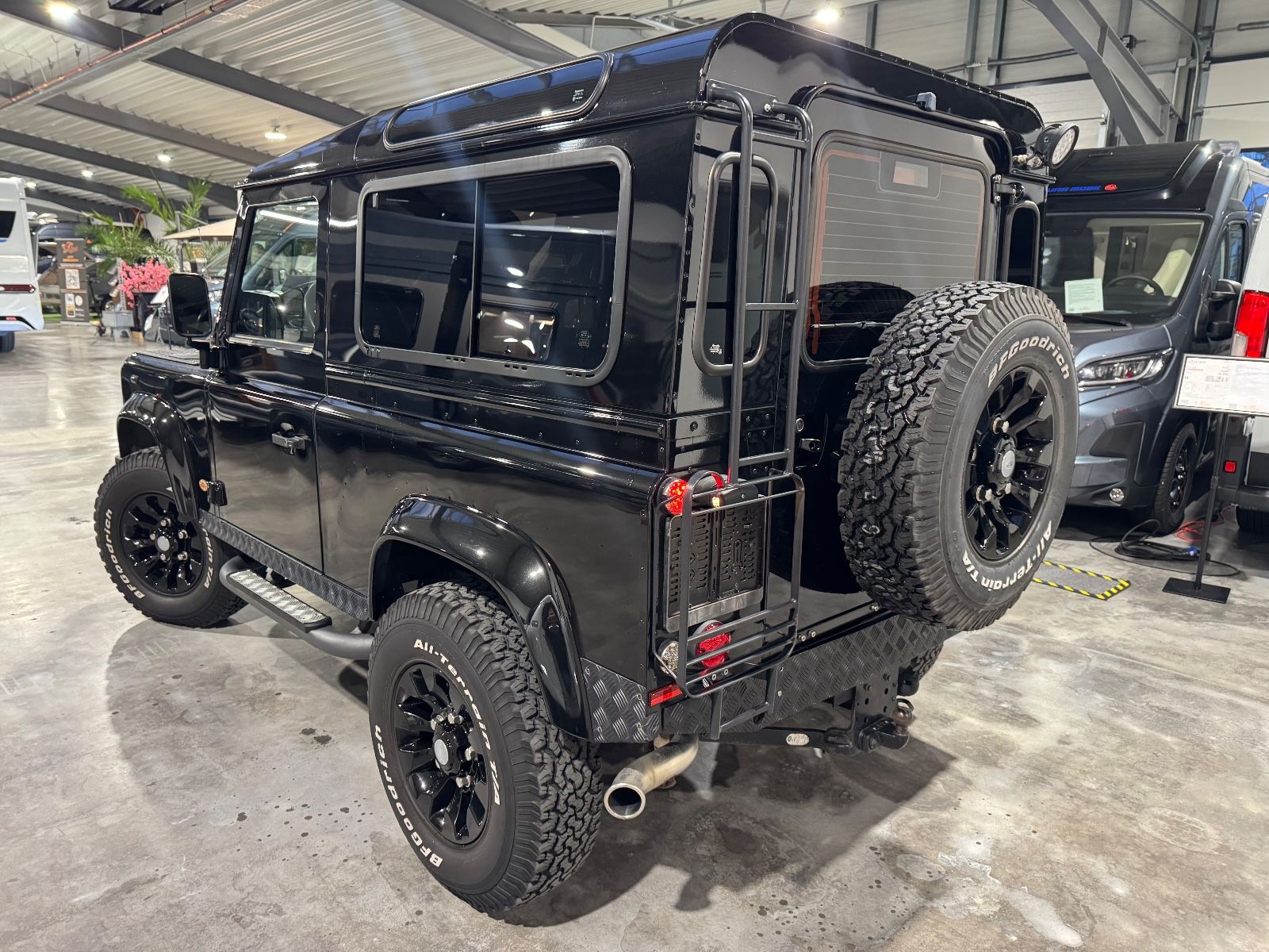 Fahrzeugabbildung Land Rover Defender 90 Scheckheft Sitzheizung 4Sitzer AHK