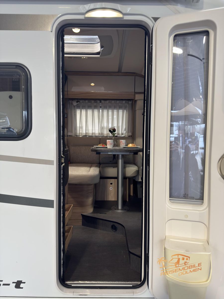 Fahrzeugabbildung HYMER / ERIBA / HYMERCAR Exsis-t 588 Navi RFK  Solar AHK SAT TV