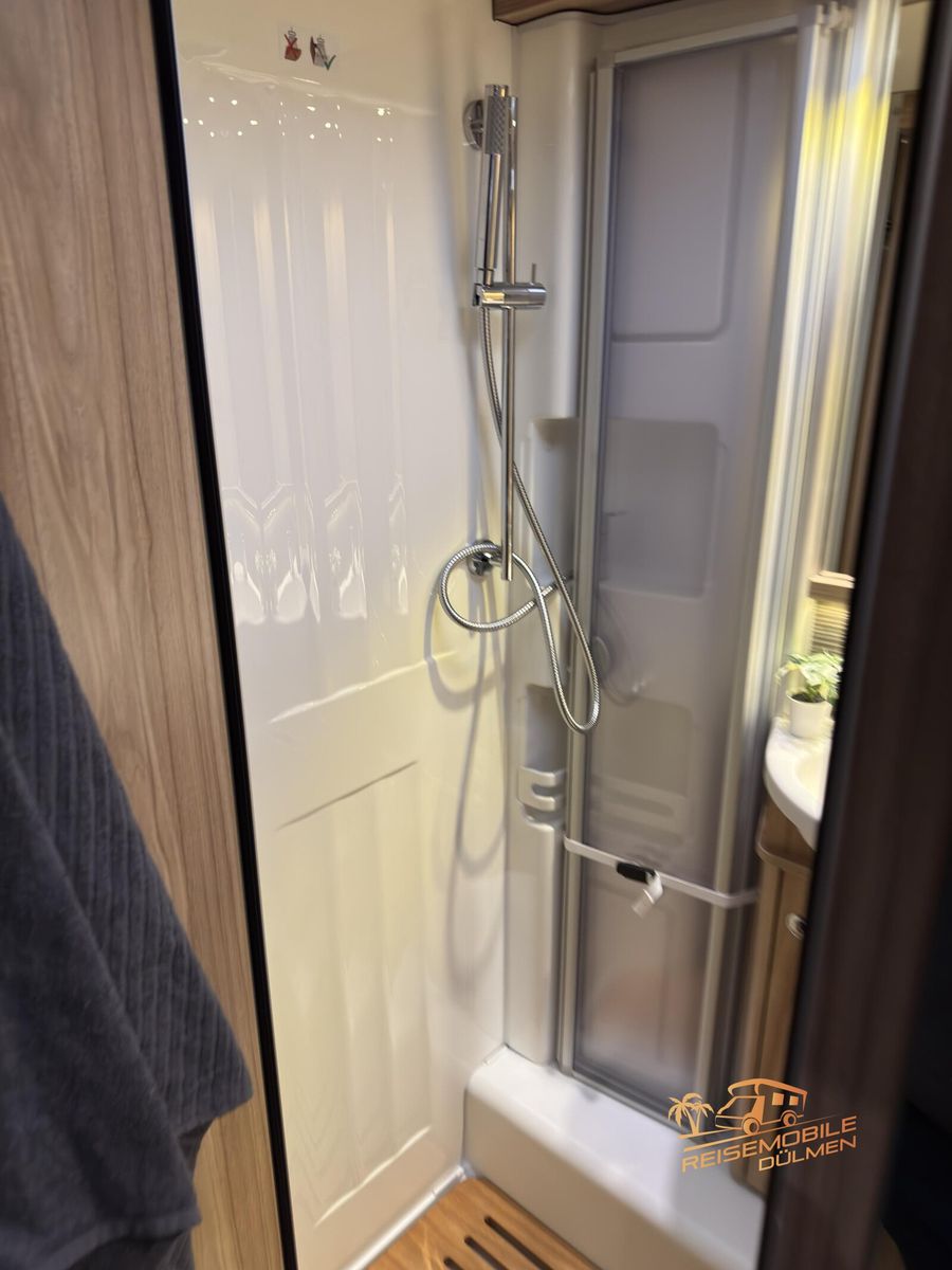 Fahrzeugabbildung HYMER / ERIBA / HYMERCAR Exsis-t 588 Navi RFK  Solar AHK SAT TV