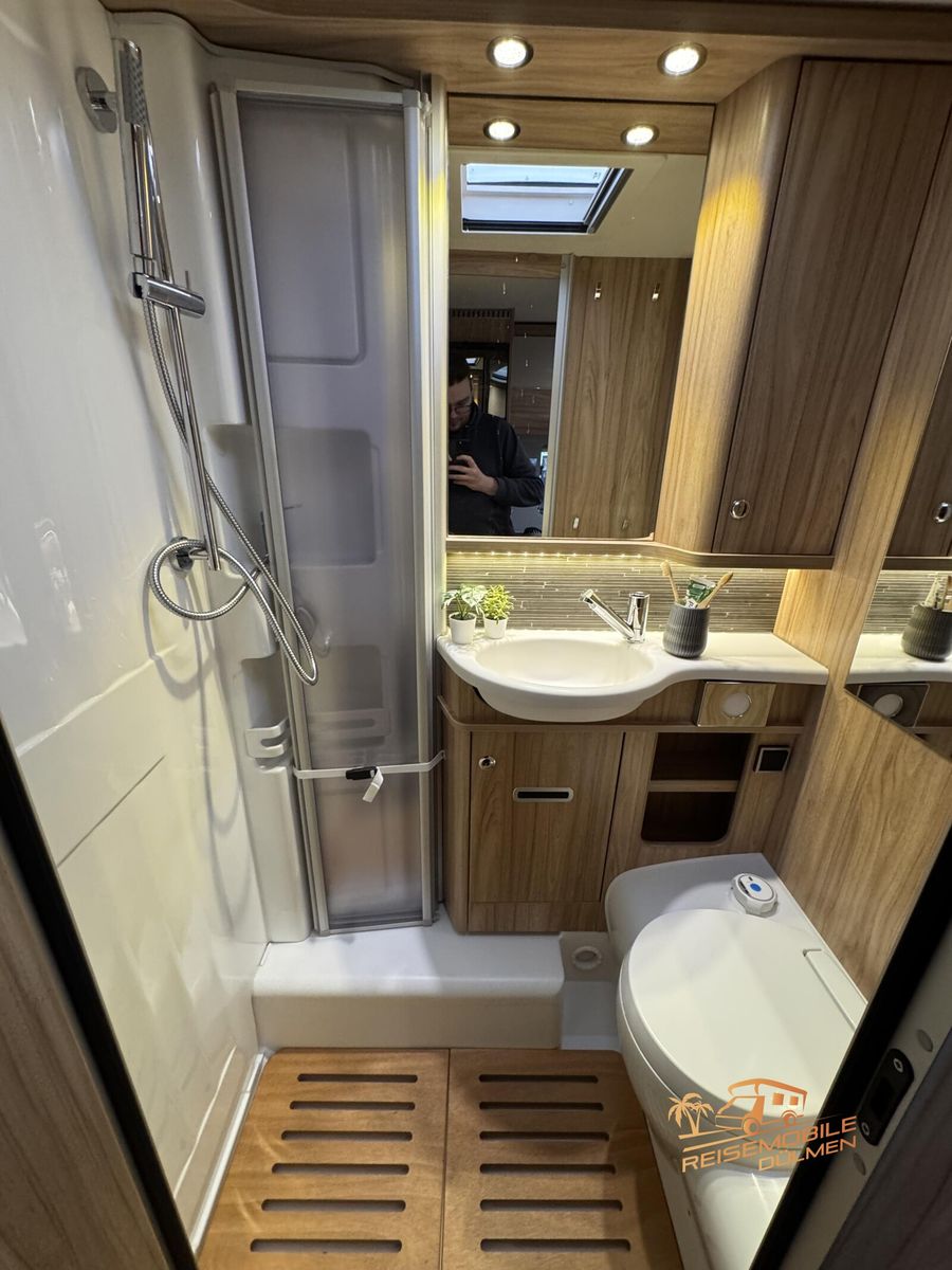 Fahrzeugabbildung HYMER / ERIBA / HYMERCAR Exsis-t 588 Navi RFK  Solar AHK SAT TV