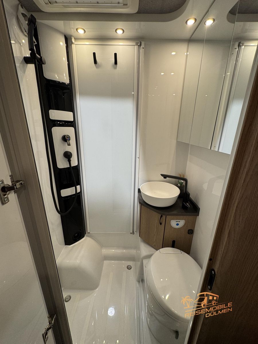 Fahrzeugabbildung Hobby OnTour T 710 GE Combi 6 RFK Markise Fahrassist