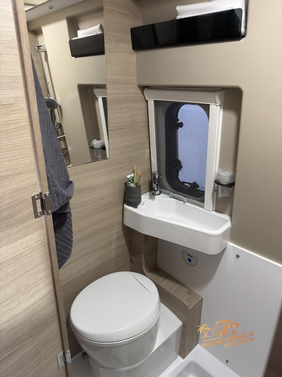 Fahrzeugabbildung Forster Livin Up Pro FV 636 EBL VIBE Edition Isofix RFK