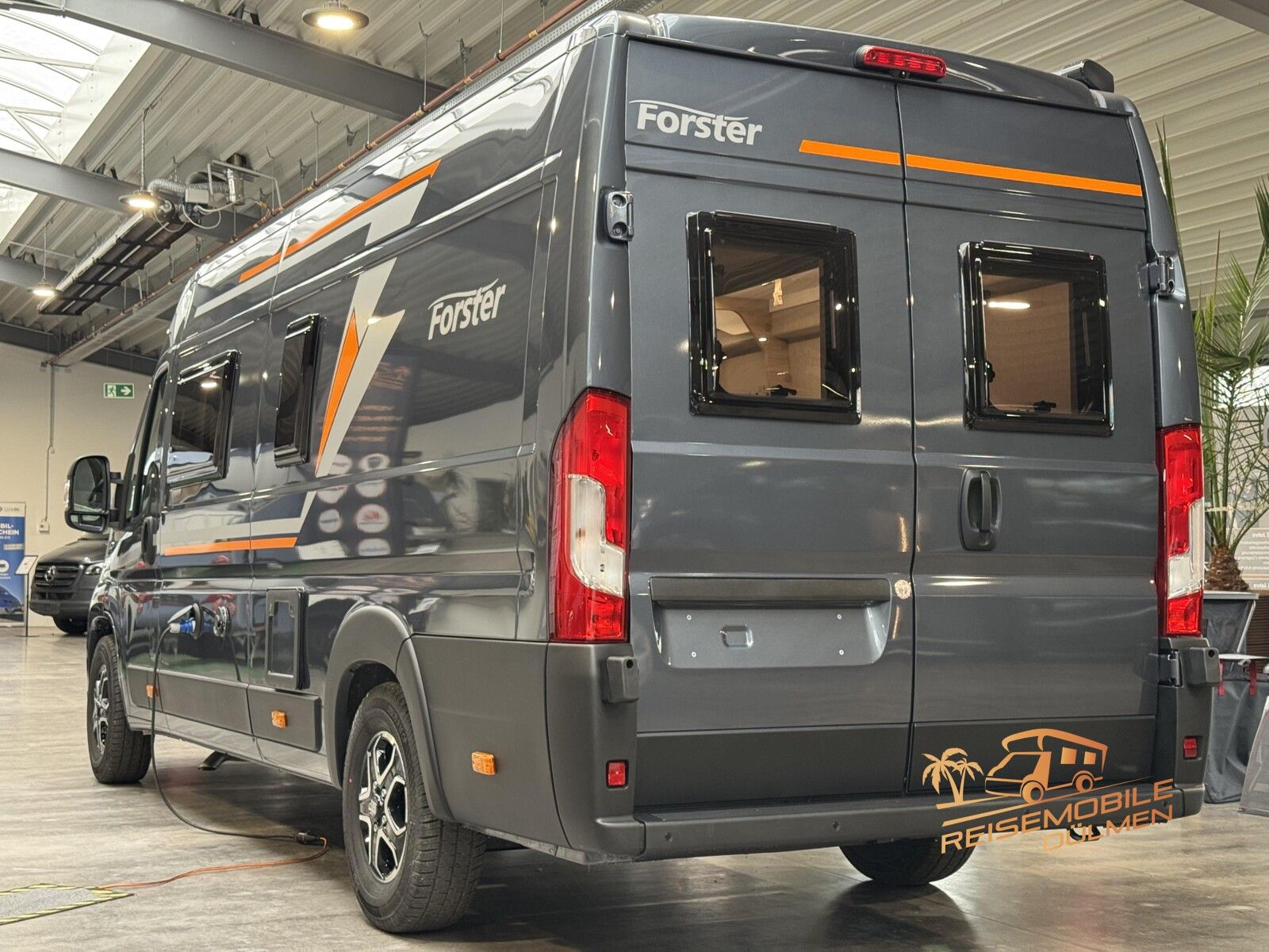 Fahrzeugabbildung Forster Livin Up Pro FV 636 EBL VIBE Edition Isofix RFK