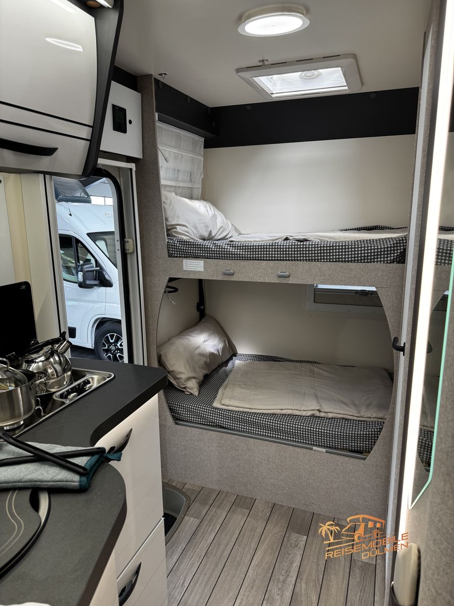 Fahrzeugabbildung Forster A 699VB 7 Gurtsitze + Schlafplätze Markise