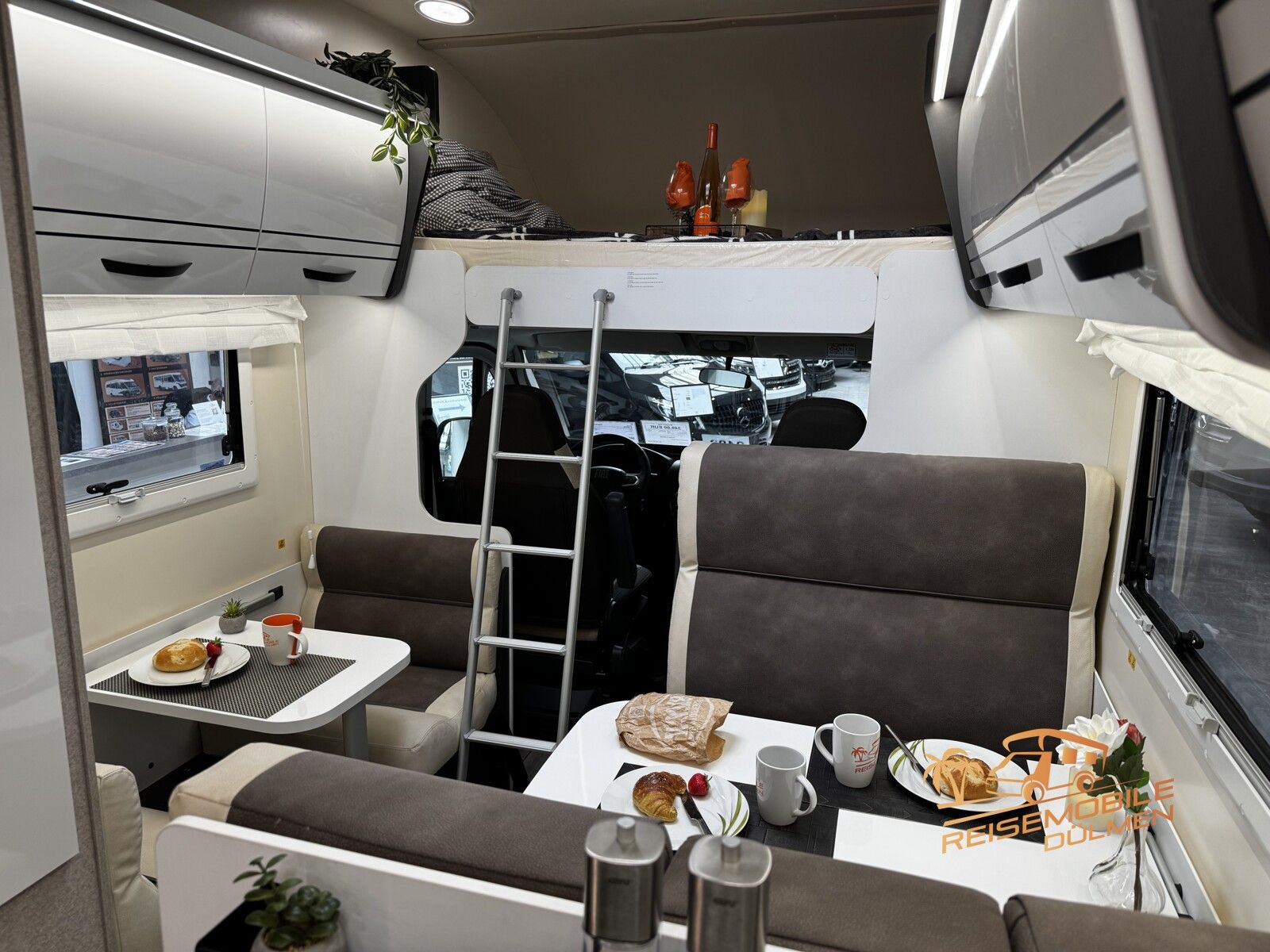 Fahrzeugabbildung Forster A 699VB 7 Gurtsitze + Schlafplätze Markise