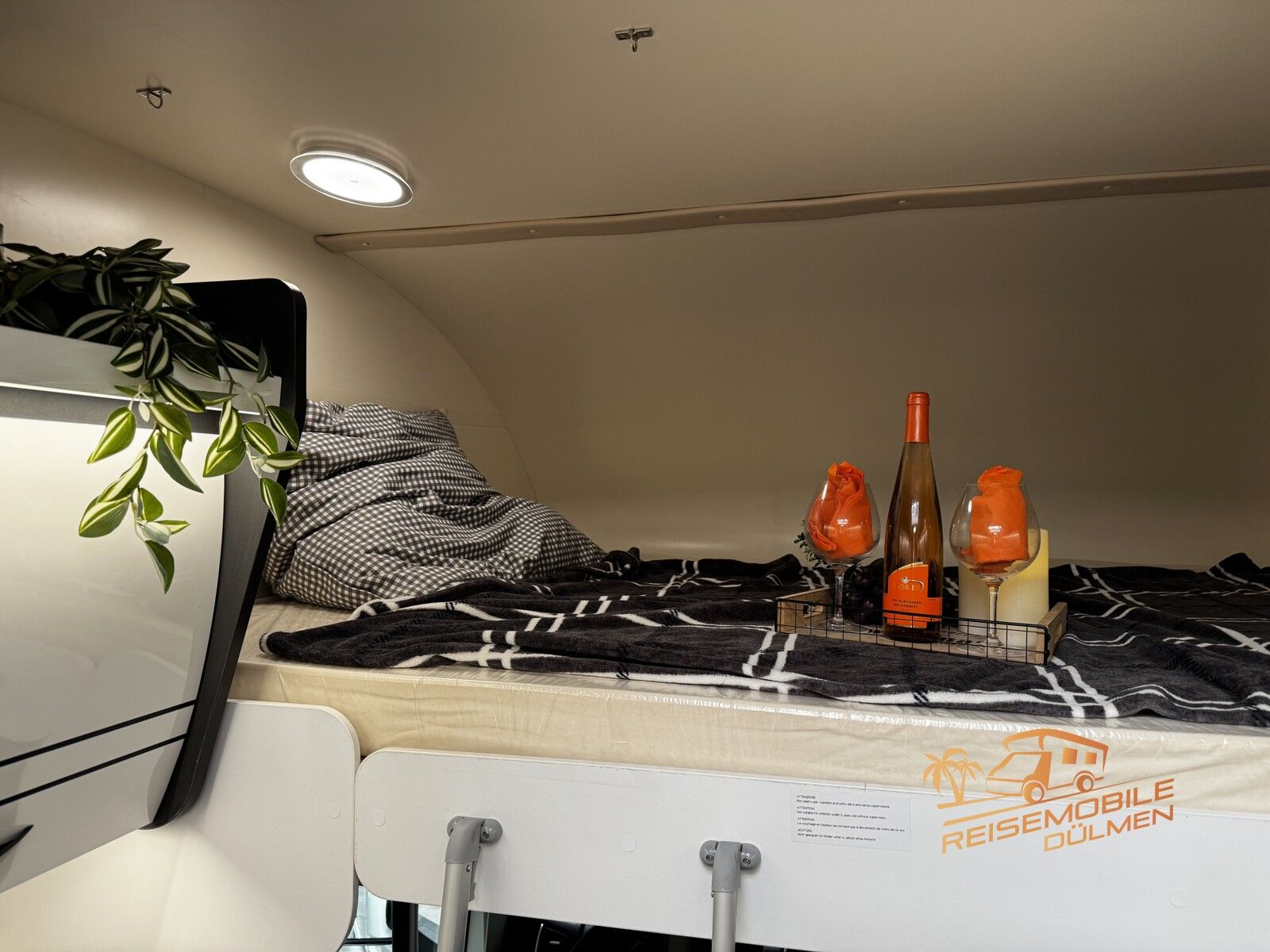 Fahrzeugabbildung Forster A 699VB 7 Gurtsitze + Schlafplätze Markise