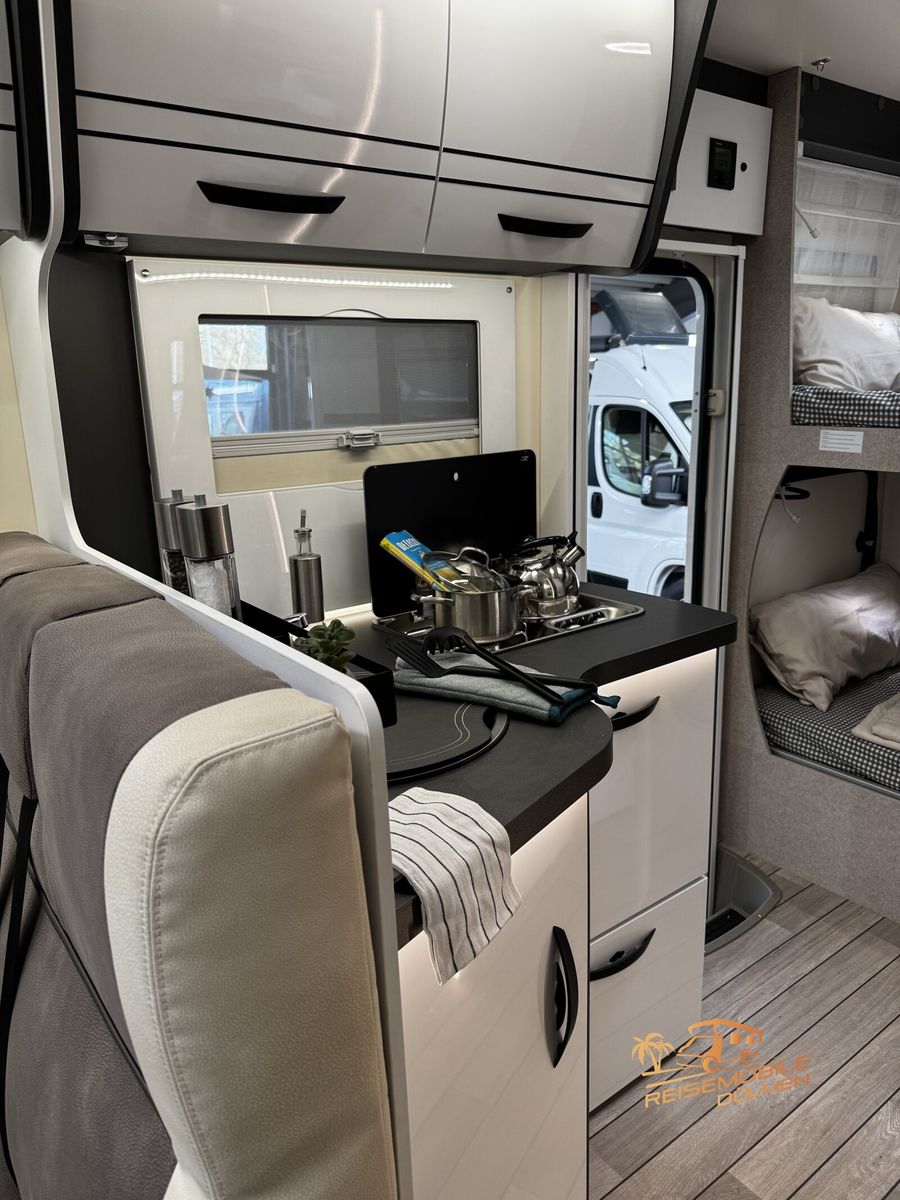 Fahrzeugabbildung Forster A 699VB 7 Gurtsitze + Schlafplätze Markise