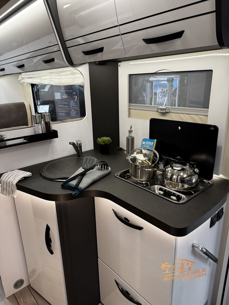 Fahrzeugabbildung Forster A 699VB 7 Gurtsitze + Schlafplätze Markise