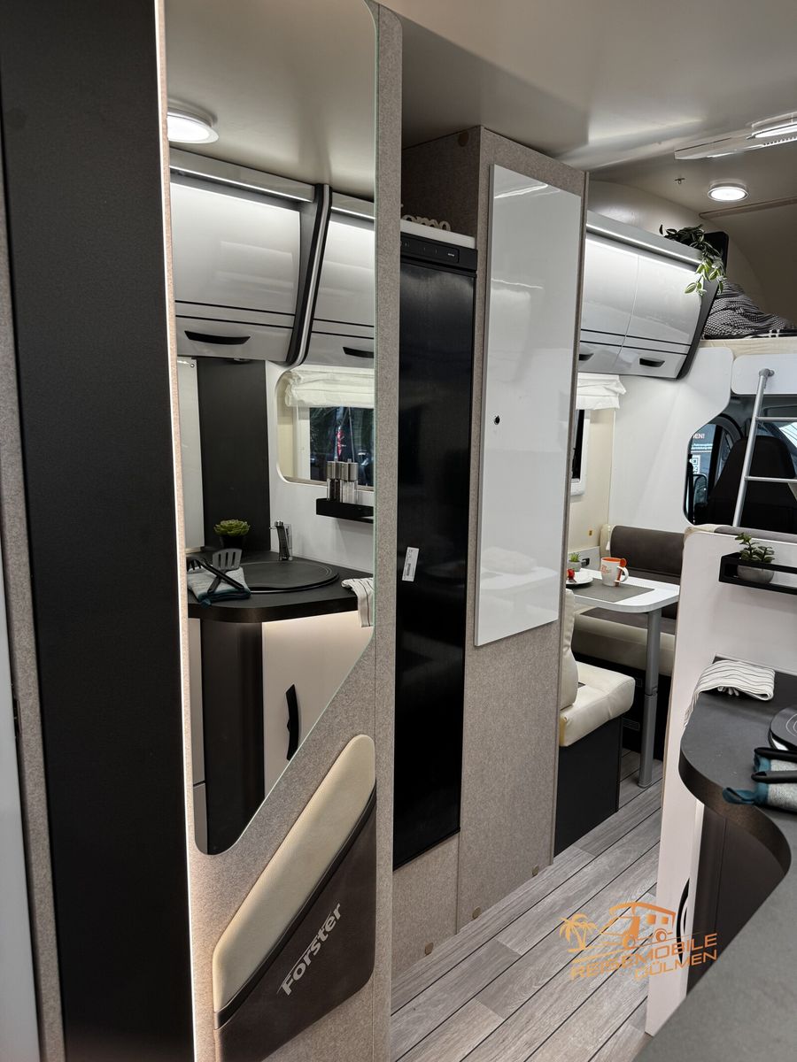 Fahrzeugabbildung Forster A 699VB 7 Gurtsitze + Schlafplätze Markise
