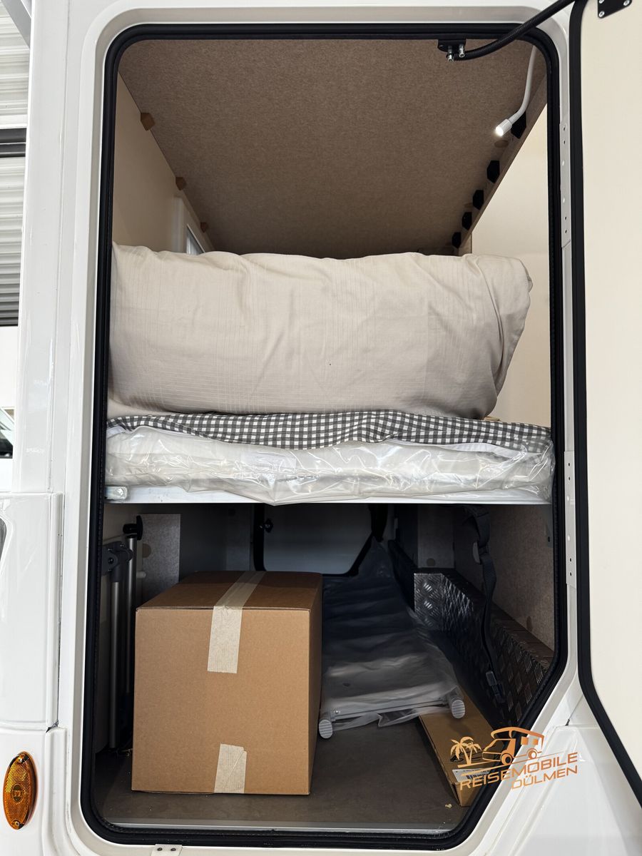 Fahrzeugabbildung Forster A 699VB 7 Gurtsitze + Schlafplätze Markise