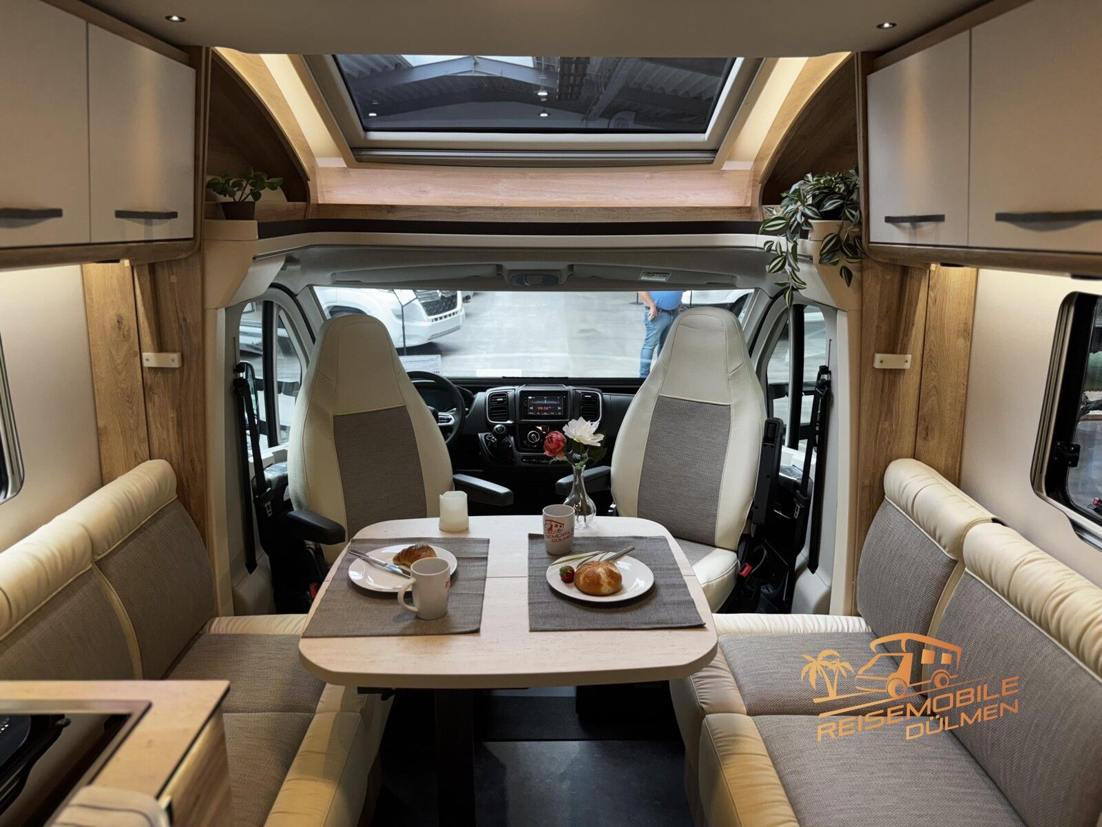 Fahrzeugabbildung Eura Mobil Profila RS 720 EF Dachlüfter RFK Sun Roof