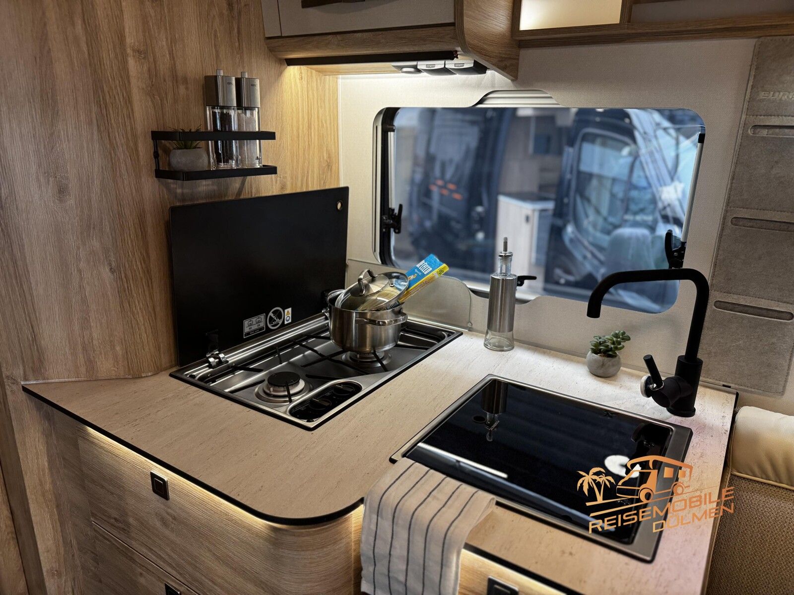Fahrzeugabbildung Eura Mobil Profila RS 720 EF Dachlüfter RFK Sun Roof