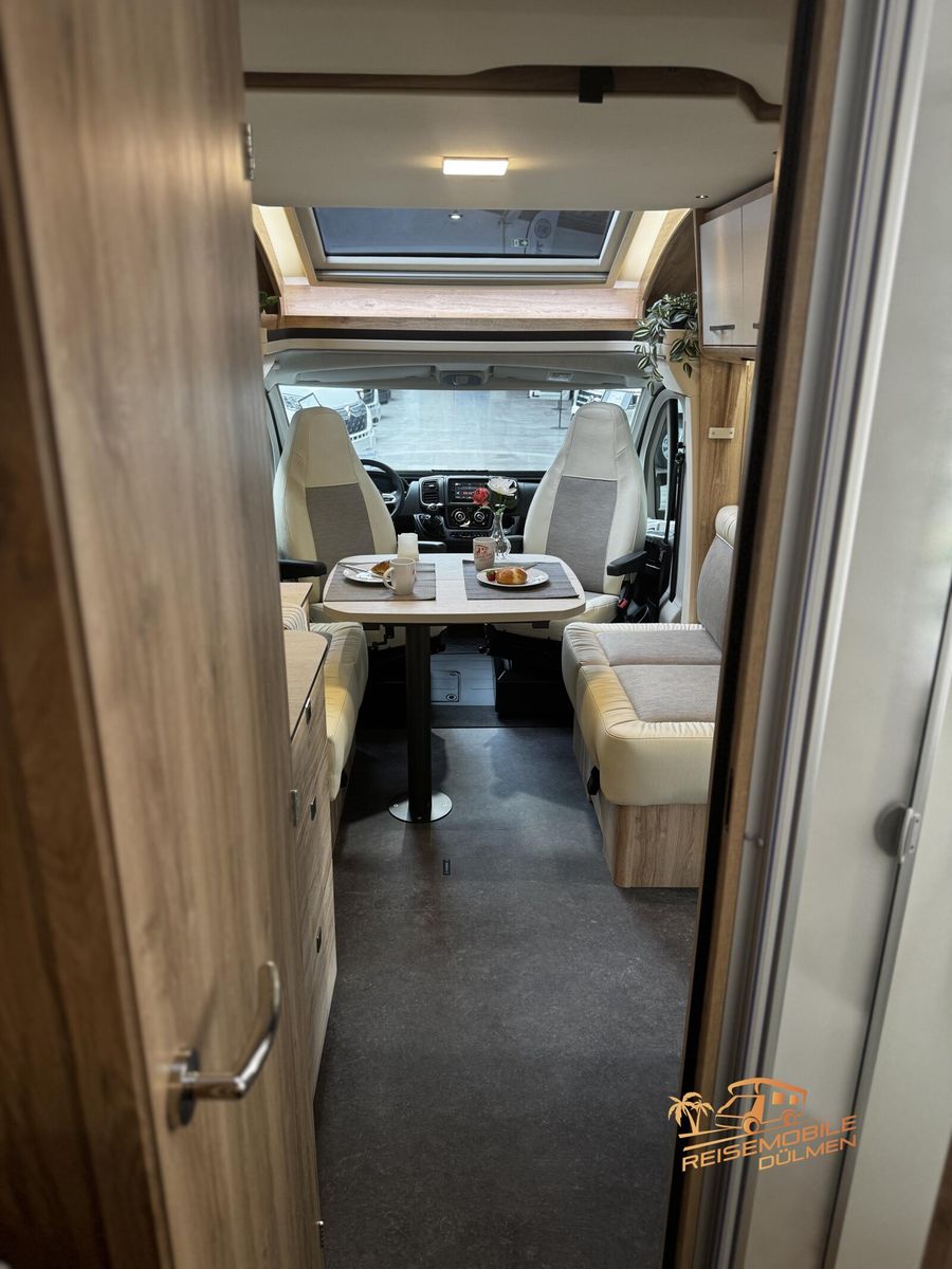 Fahrzeugabbildung Eura Mobil Profila RS 720 EF Dachlüfter RFK Sun Roof