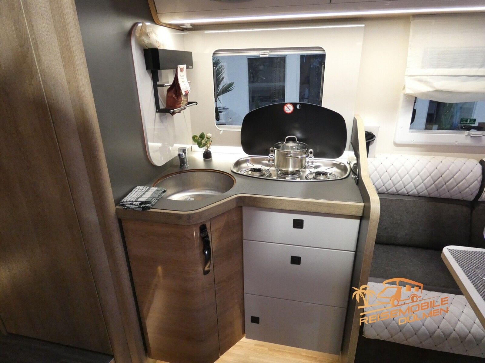 Fahrzeugabbildung Mobilvetta Kea I 86 TV AHK Solar Markise Auto. Navi RFK