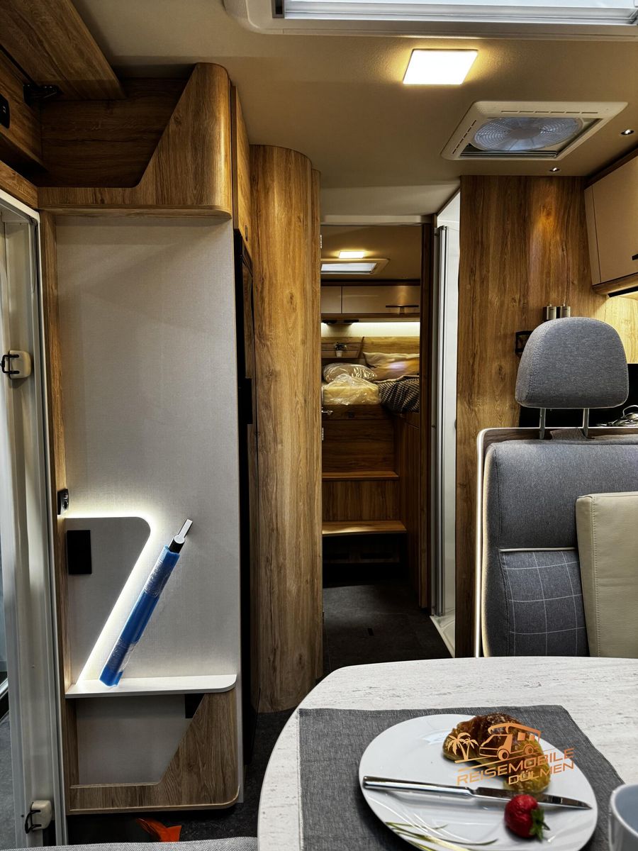 Fahrzeugabbildung Eura Mobil Profila T 720 EB Edition 101 Fahrassistenz-Paket