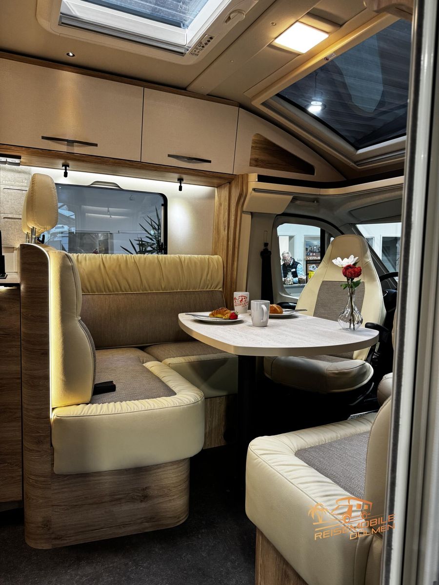 Fahrzeugabbildung Eura Mobil Profila T 720 EB Edition 101 4,25t Fahrassitent