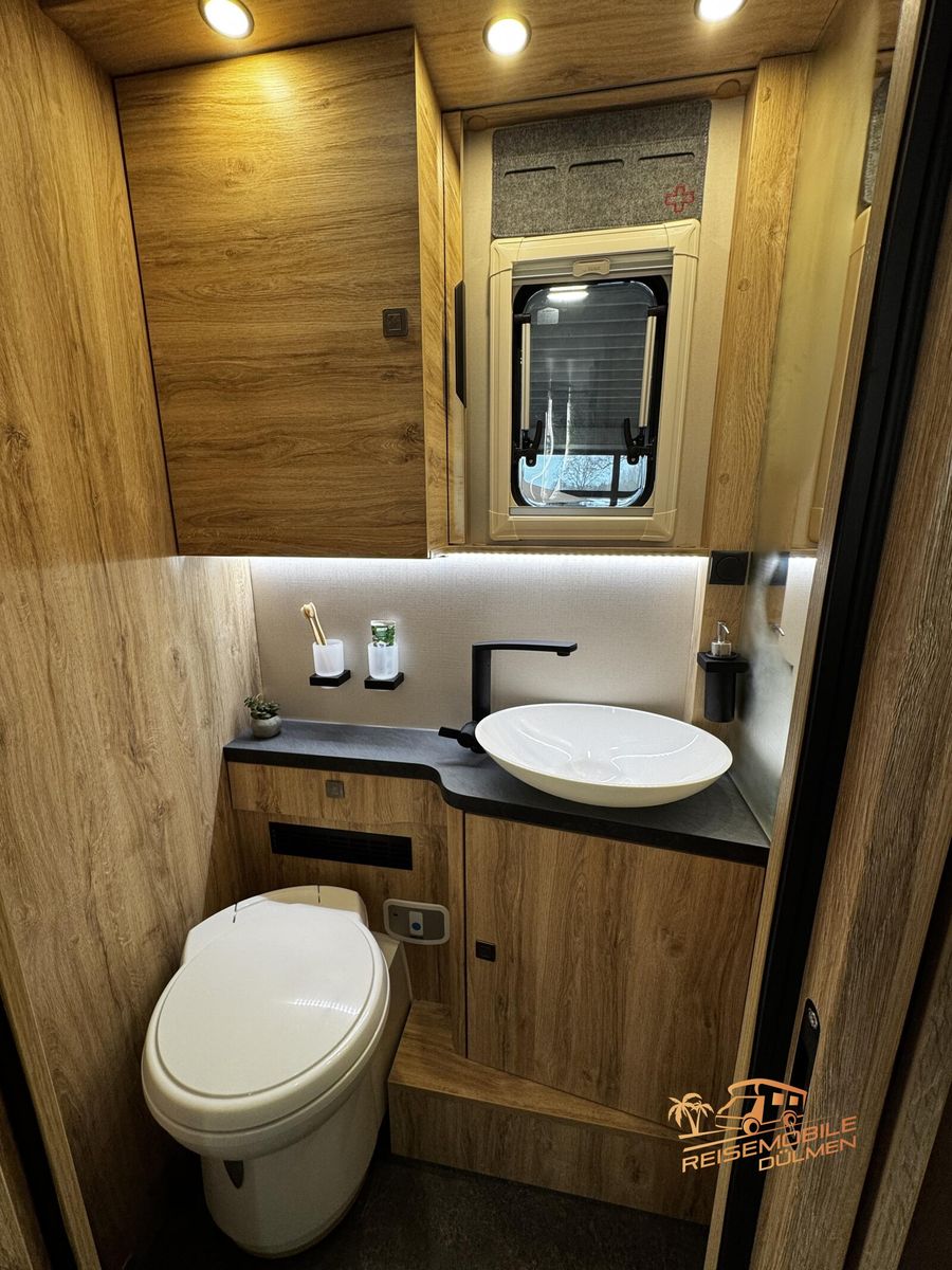 Fahrzeugabbildung Eura Mobil Profila T 720 EB Edition 101 4,25t Fahrassitent