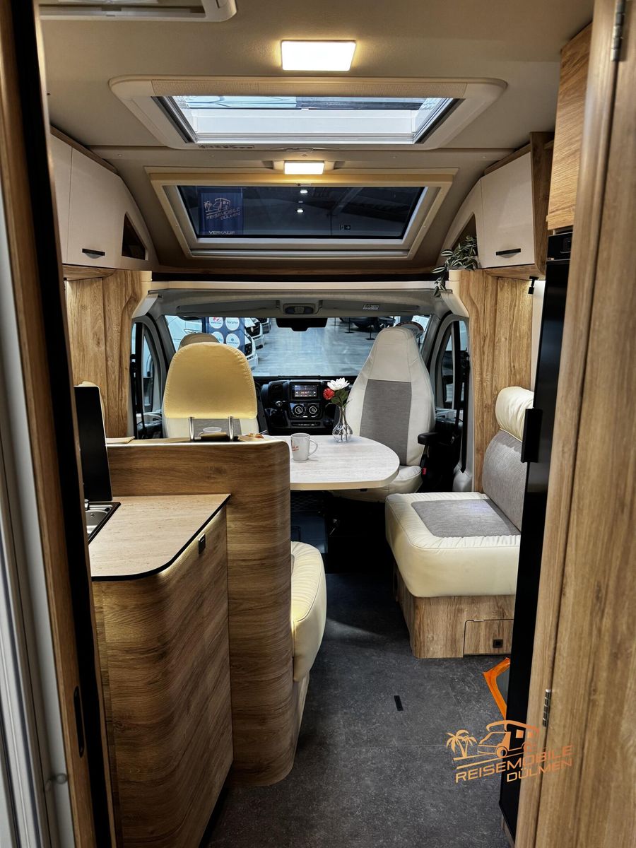 Fahrzeugabbildung Eura Mobil Profila T 720 EB Edition 101 4,25t Fahrassitent