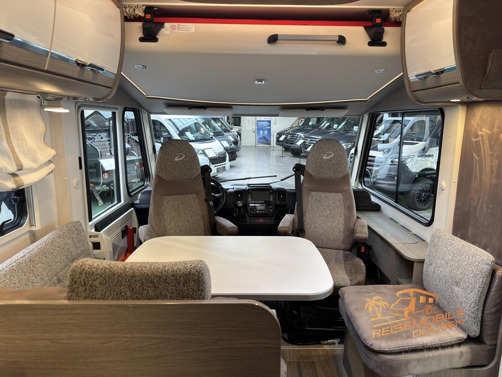 Fahrzeugabbildung Dethleffs Magic Edition I002 E&P Hubstütze ALDE SAT TV