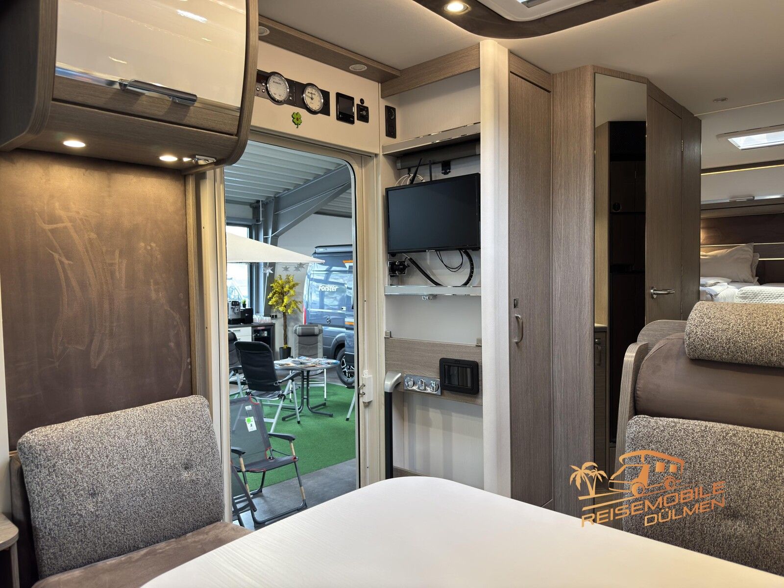 Fahrzeugabbildung Dethleffs Magic Edition I002 E&P Hubstütze ALDE SAT TV