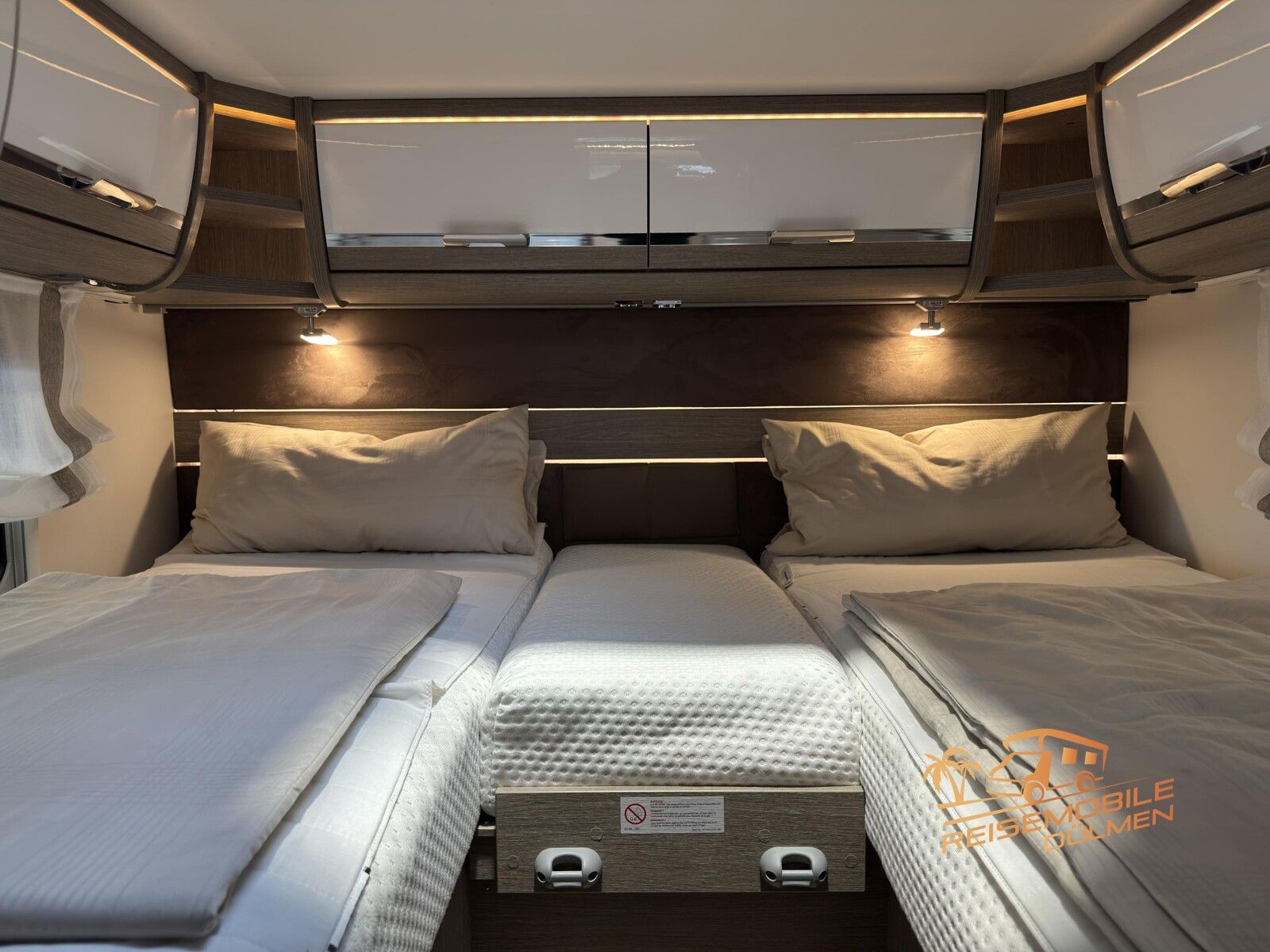 Fahrzeugabbildung Dethleffs Magic Edition I002 E&P Hubstütze ALDE SAT TV