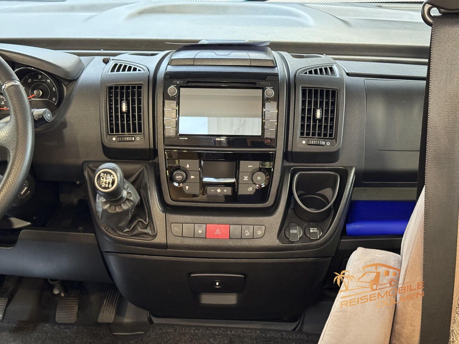 Fahrzeugabbildung Dethleffs Magic Edition I002 E&P Hubstütze ALDE SAT TV