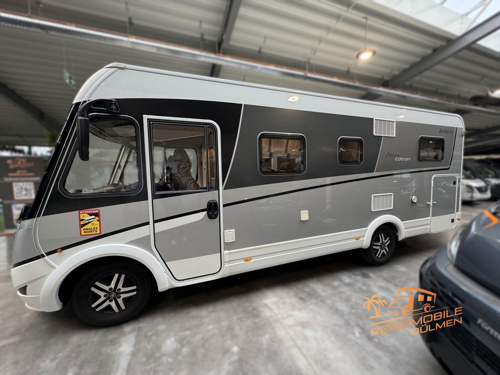 Fahrzeugabbildung Dethleffs Magic Edition I002 E&P Hubstütze ALDE SAT TV