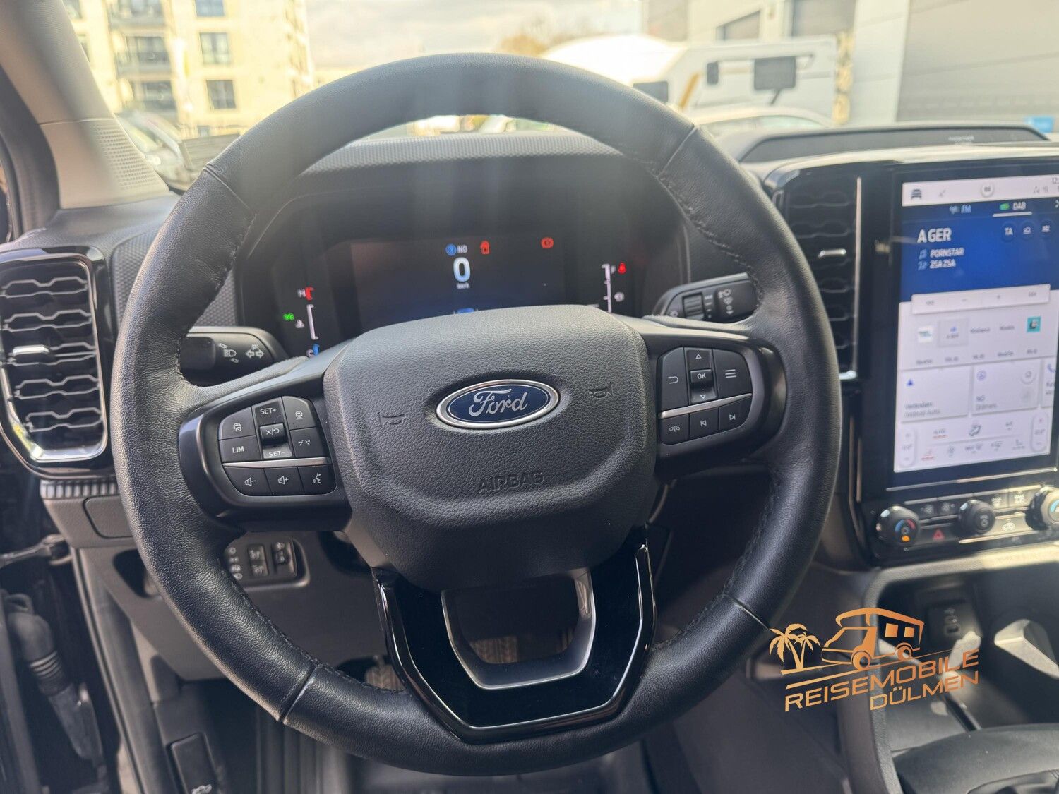 Fahrzeugabbildung Ford Ranger Limited 4x4 DoKa Hardtop AT Reifen Leder