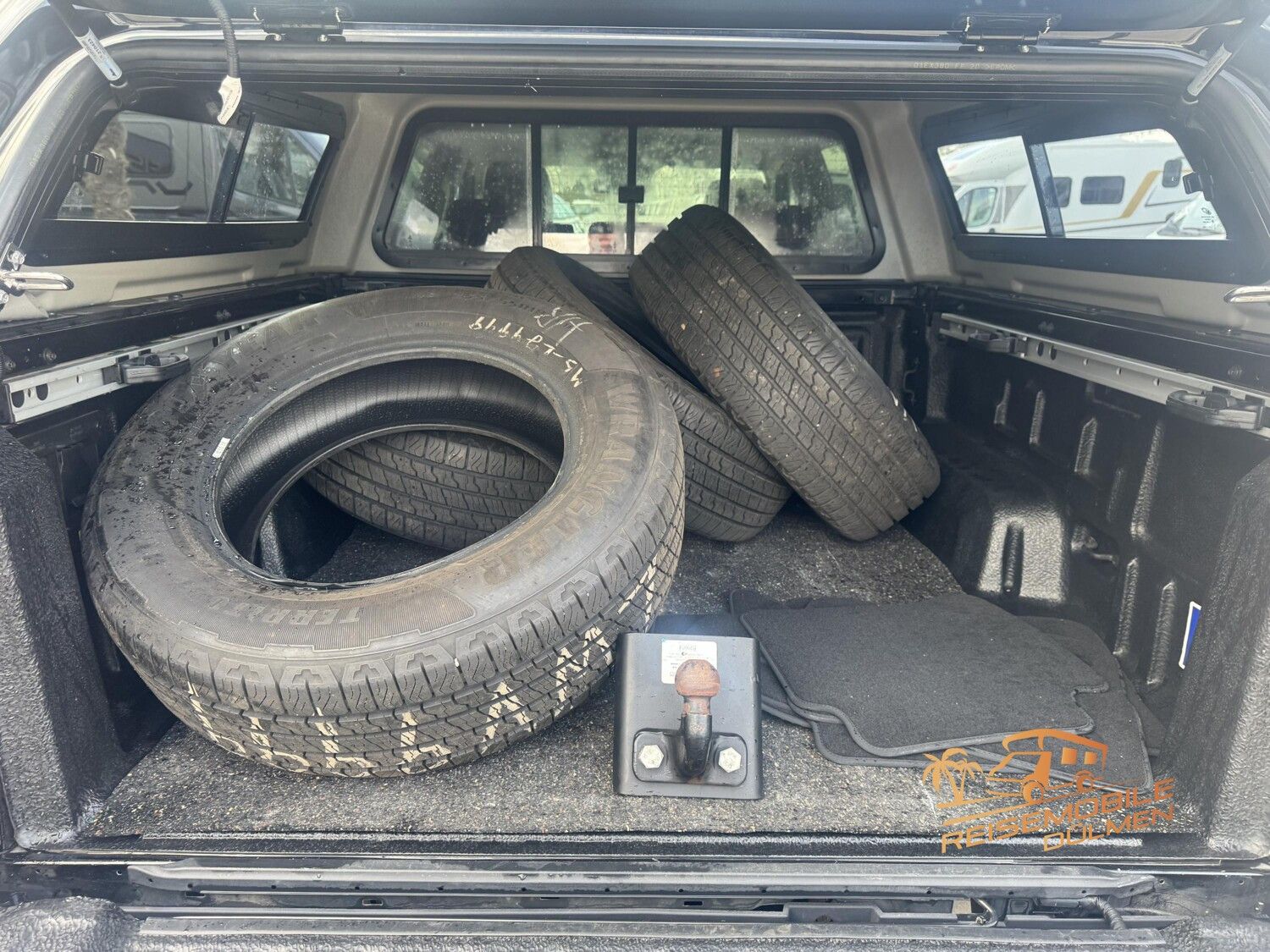 Fahrzeugabbildung Ford Ranger Limited 4x4 DoKa Hardtop AT Reifen Leder