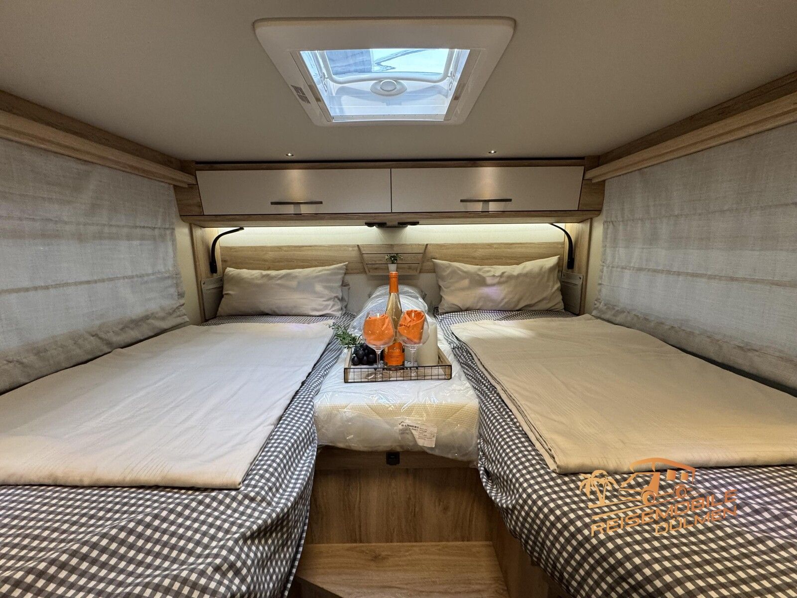 Fahrzeugabbildung Eura Mobil Profila T 695 EB Fahrassistenz RFK Lithium Navi