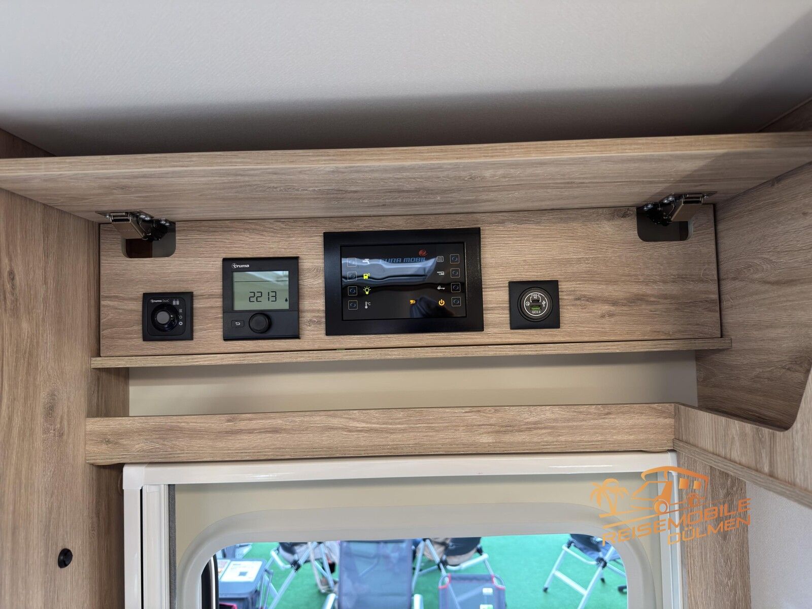 Fahrzeugabbildung Eura Mobil Profila T 695 EB Fahrassistenz RFK Lithium Navi