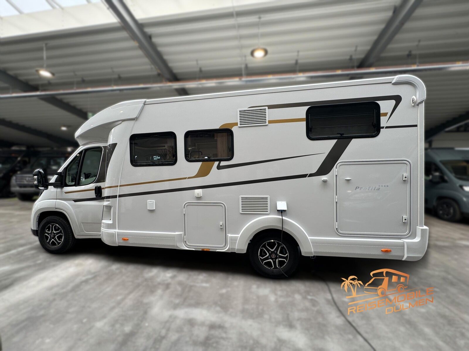 Fahrzeugabbildung Eura Mobil Profila T 695 EB Fahrassistenz RFK Lithium Navi