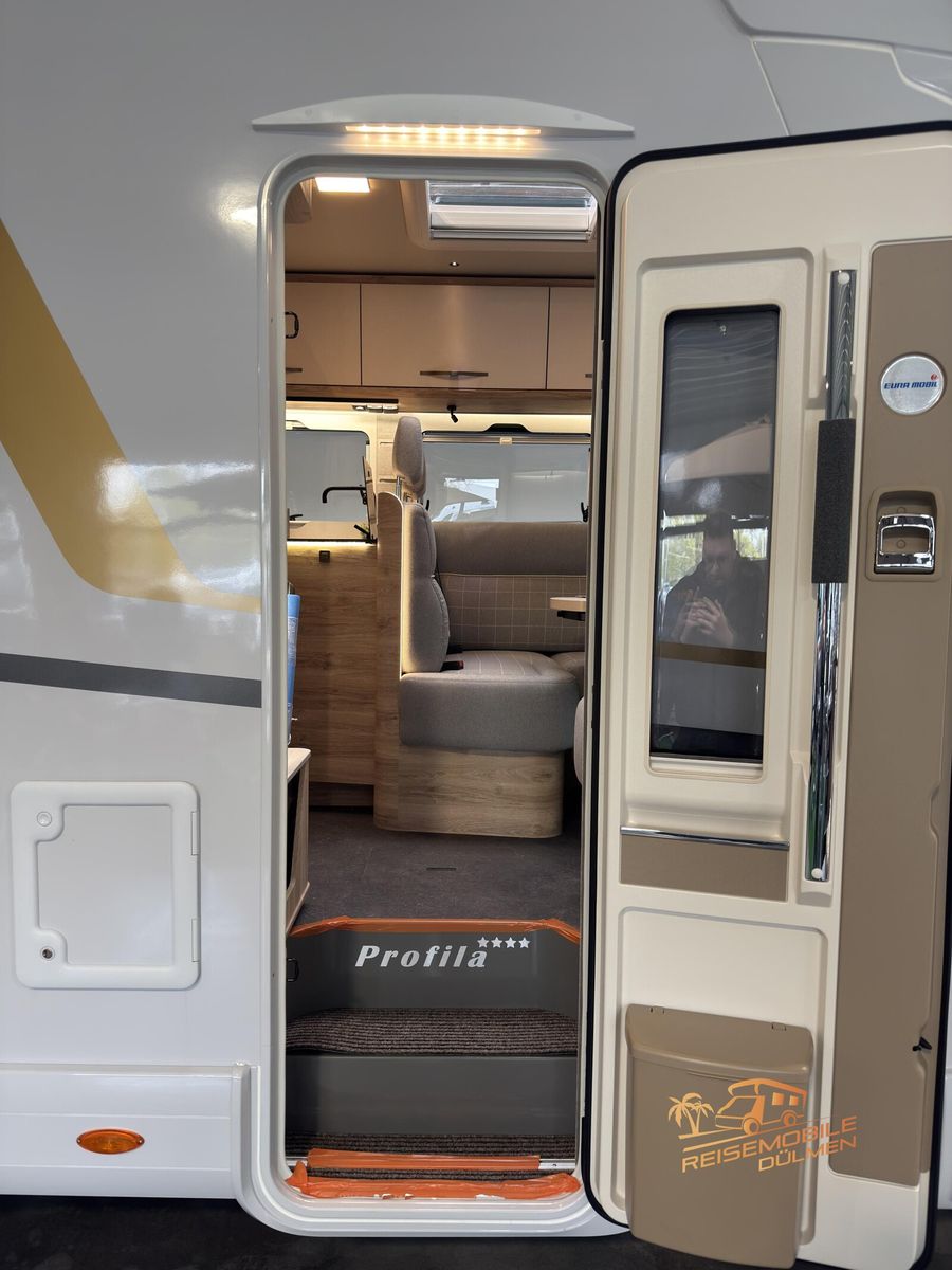 Fahrzeugabbildung Eura Mobil Profila T 695 EB Fahrassistenz RFK Lithium Navi