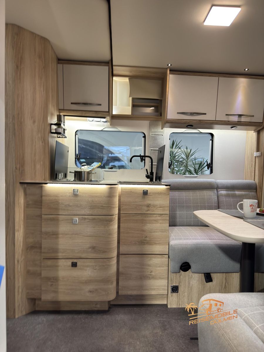 Fahrzeugabbildung Eura Mobil Profila RS 720 QF Tageszulassung Luftfeder Alde