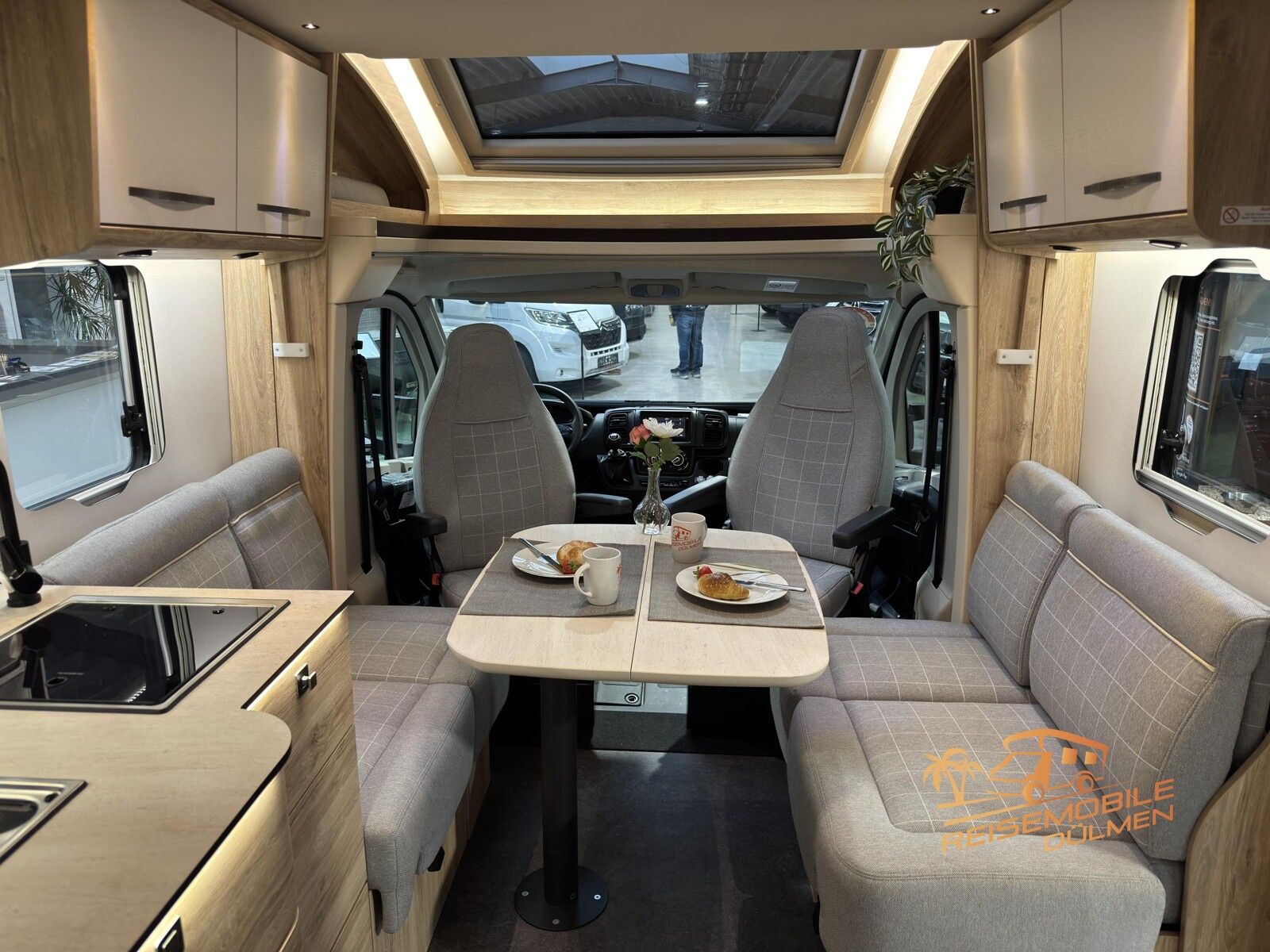 Fahrzeugabbildung Eura Mobil Profila RS 720 QF Tageszulassung Luftfeder Alde