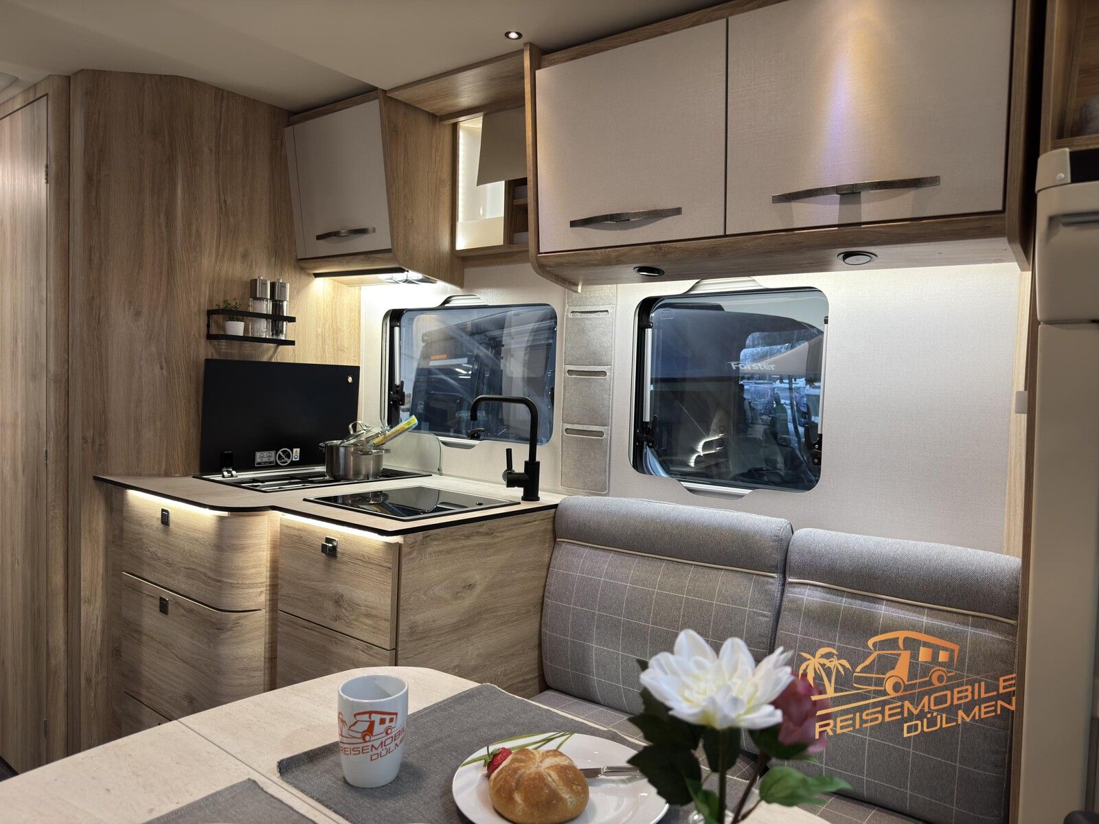 Fahrzeugabbildung Eura Mobil Profila RS 720 QF Tageszulassung Luftfeder Alde