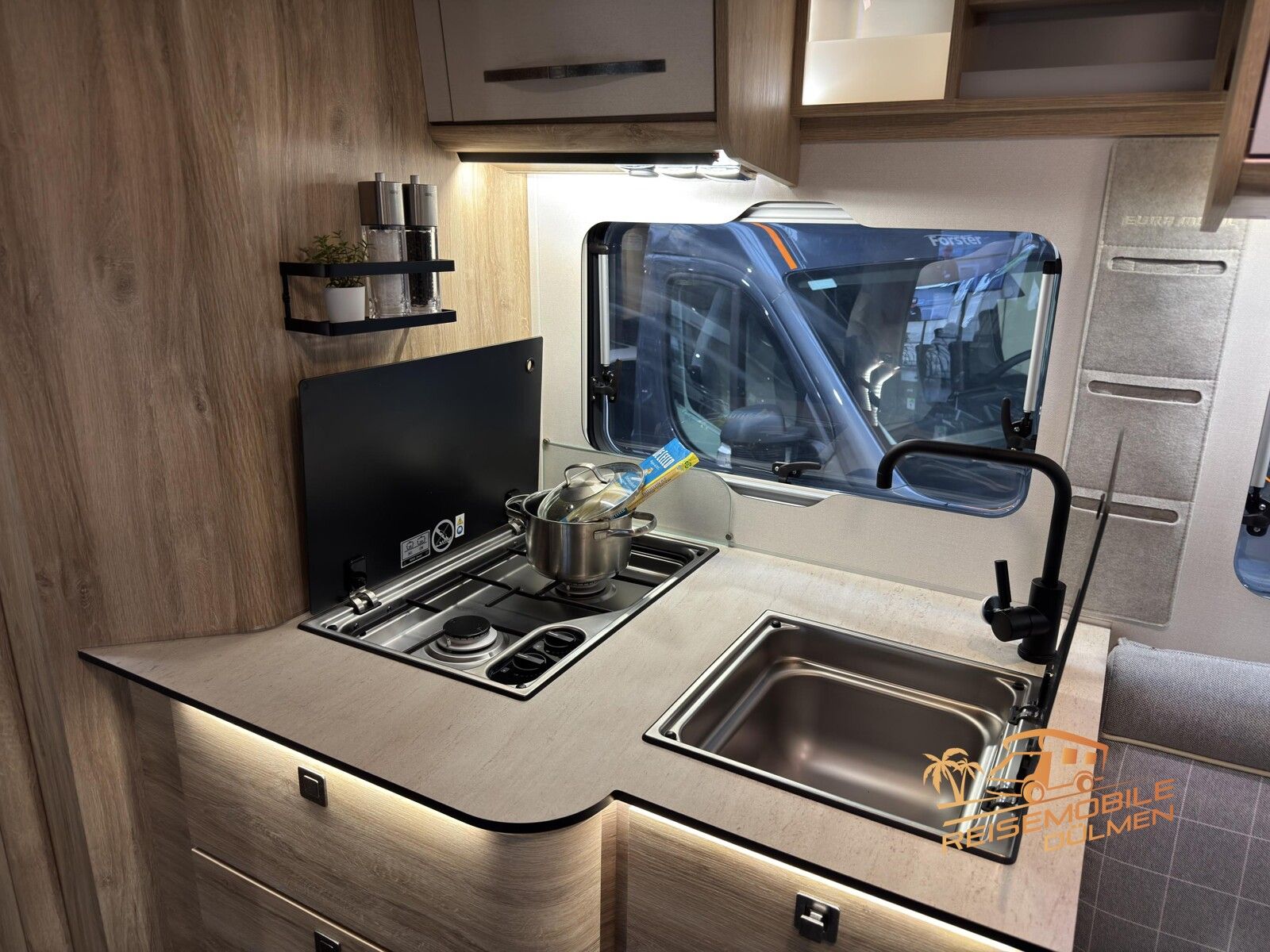 Fahrzeugabbildung Eura Mobil Profila RS 720 QF Tageszulassung Luftfeder Alde