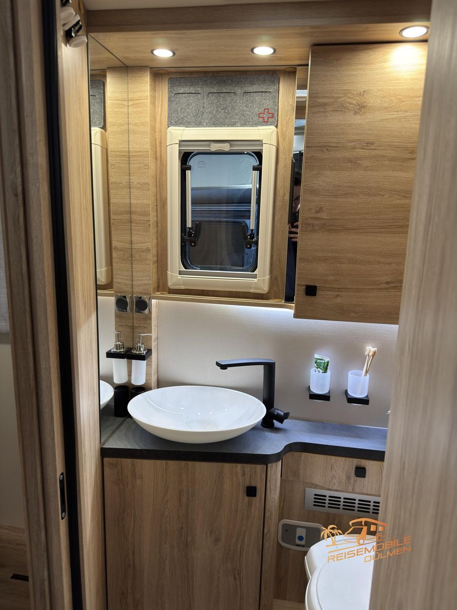 Fahrzeugabbildung Eura Mobil Profila RS 720 QF Tageszulassung Luftfeder Alde