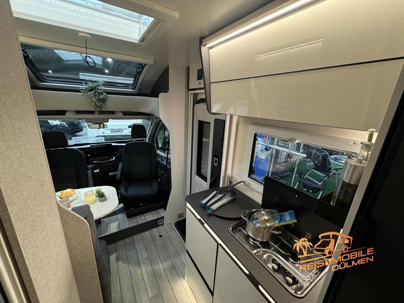 Fahrzeugabbildung Forster Coupe FT 669 EBN Zusatzbett Pre-Colision Assist