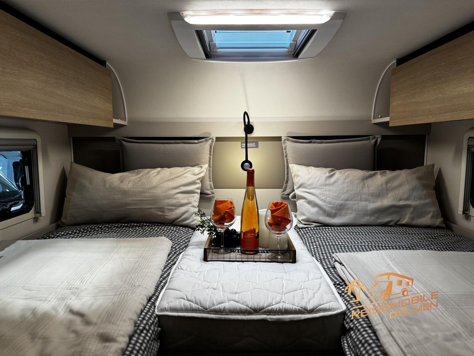 Fahrzeugabbildung LMC Tracer V 670 Automatik Design Navi Rahmenfenster